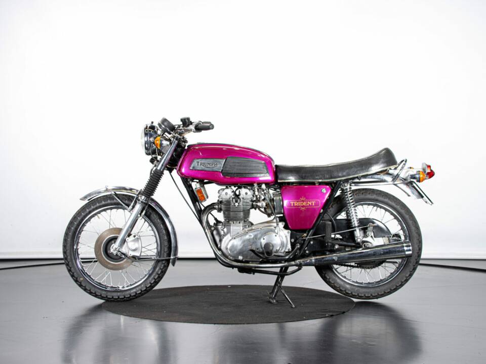 Image 1/50 de Triumph T 150 V Trident (1974)