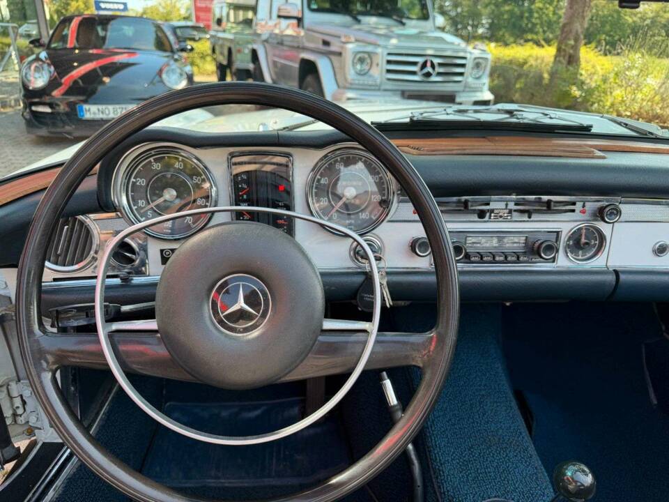 Image 14/42 of Mercedes-Benz 280 SL (1968)