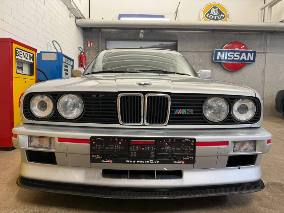 Image 3/21 of BMW M3 (1988)
