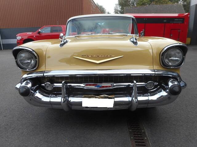 Bild 3/27 von Chevrolet Bel Air Hardtop Coupé (1957)