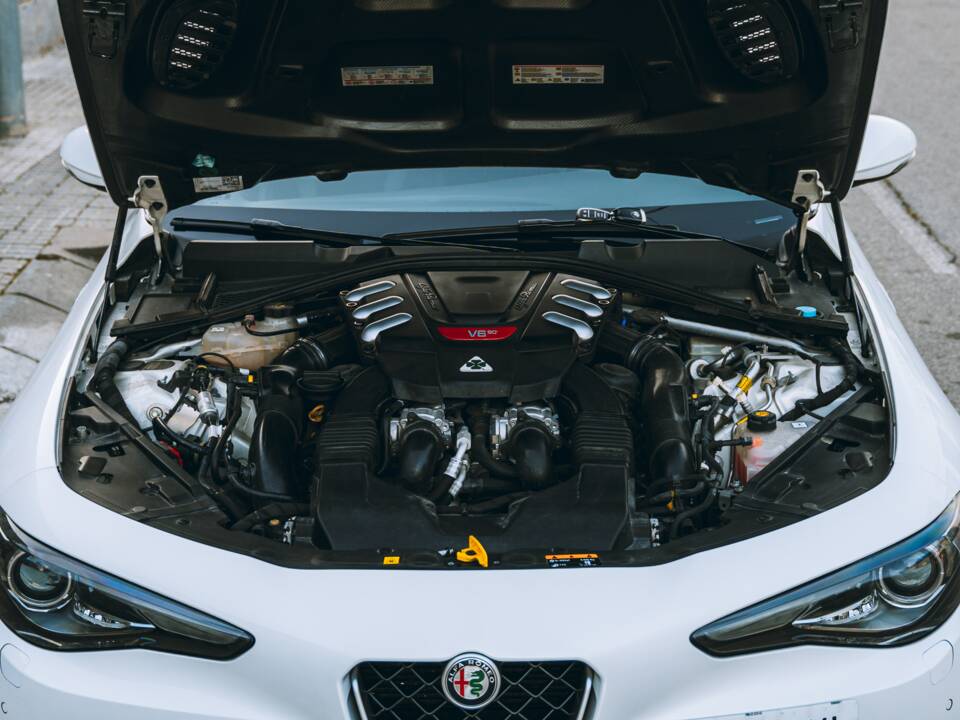Bild 21/26 von Alfa Romeo Giulia Quadrifoglio (2017)