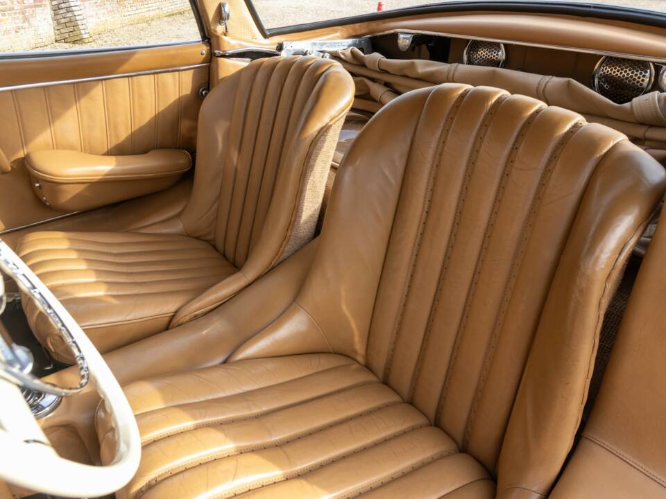 Image 37/50 of Mercedes-Benz 300 SL Roadster (1957)