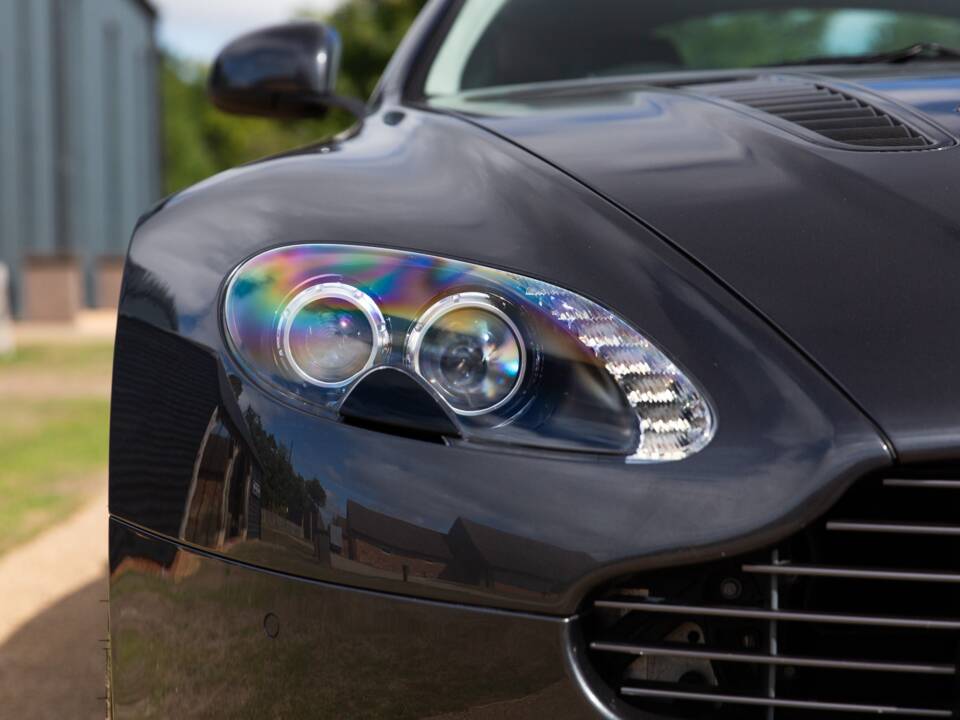 Bild 22/79 von Aston Martin V12 Vantage (2011)