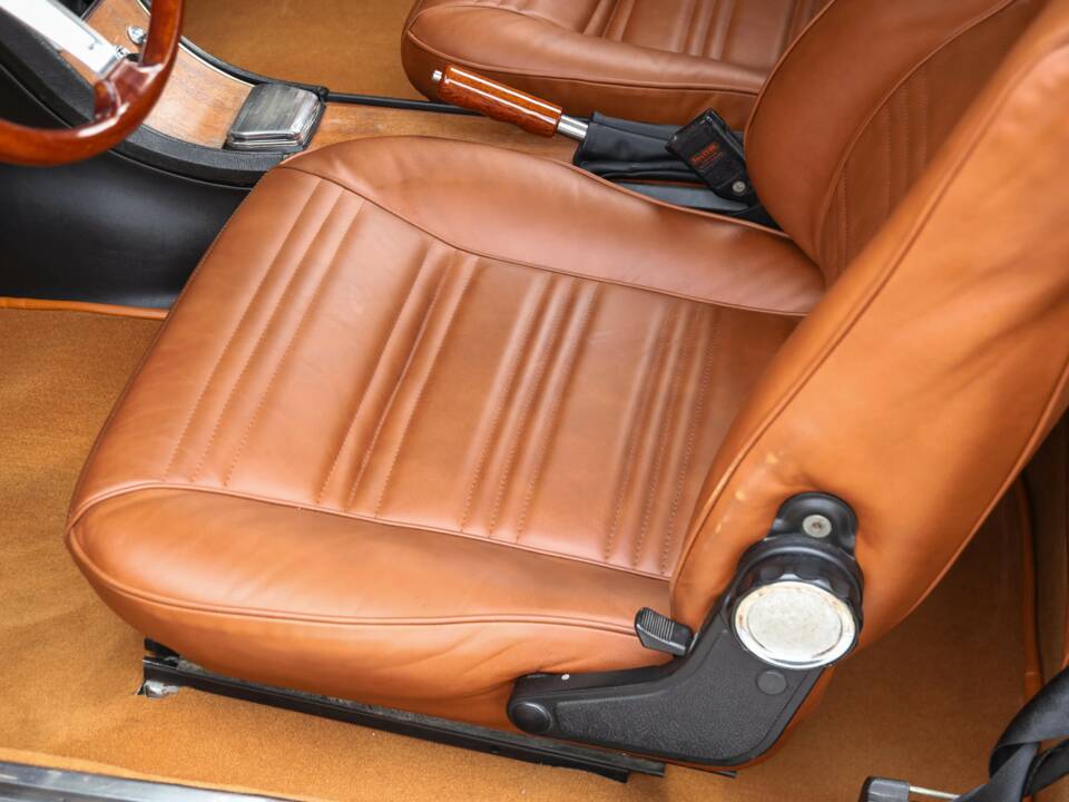 Bild 29/50 von Alfa Romeo 1750 GT Veloce (1971)