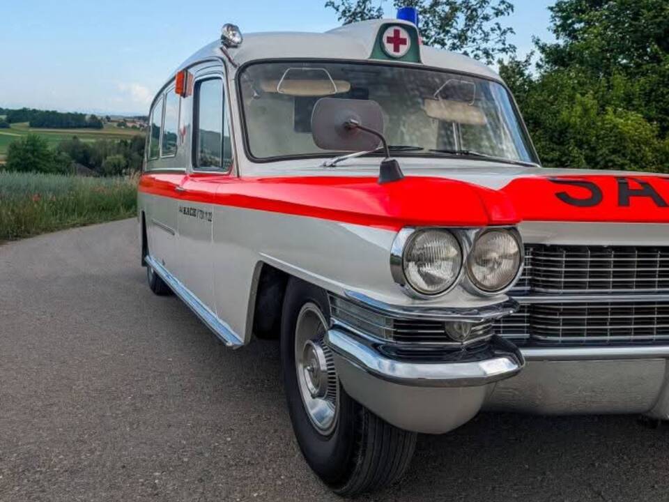 Image 50/51 of Cadillac Ambulance Carrosserie Köng (1964)