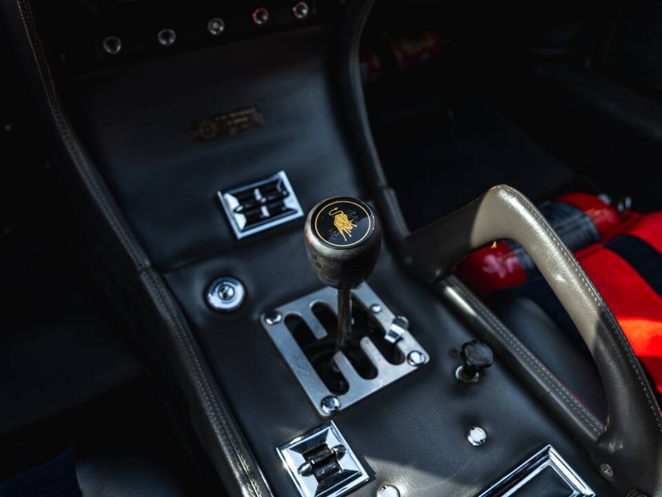 Afbeelding 21/56 van Lamborghini Miura P 400 S (1969)