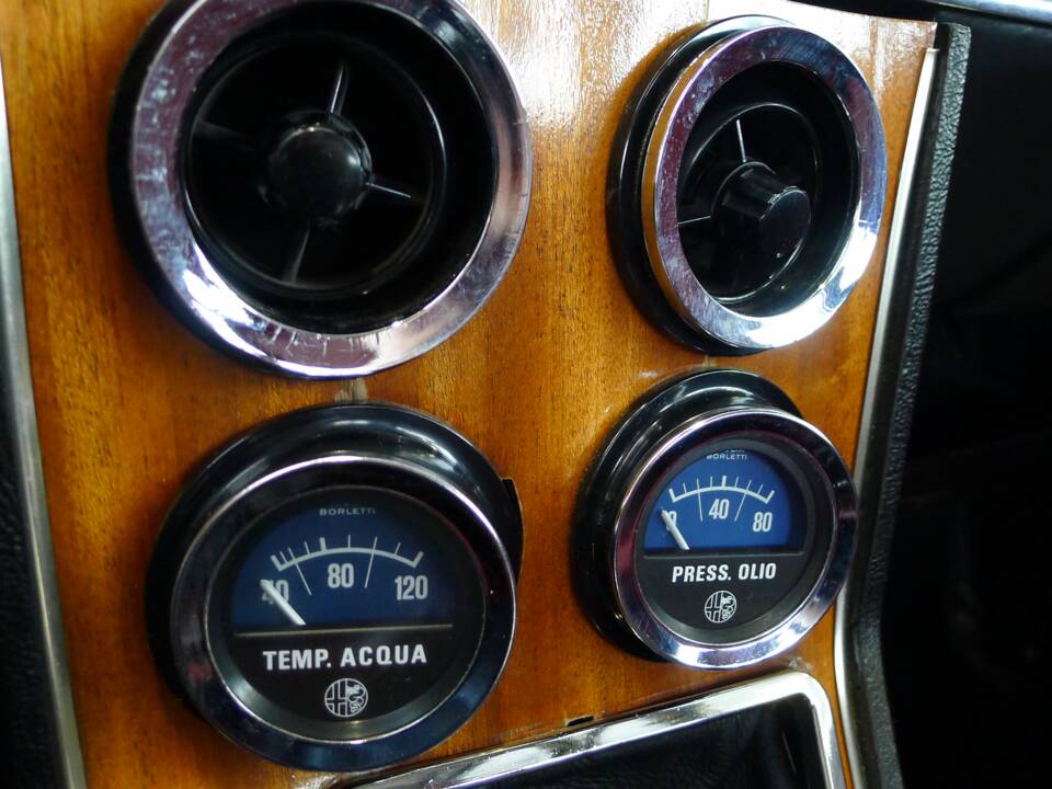 Image 8/34 of Alfa Romeo Giulia Nuova Super 1600 (1974)