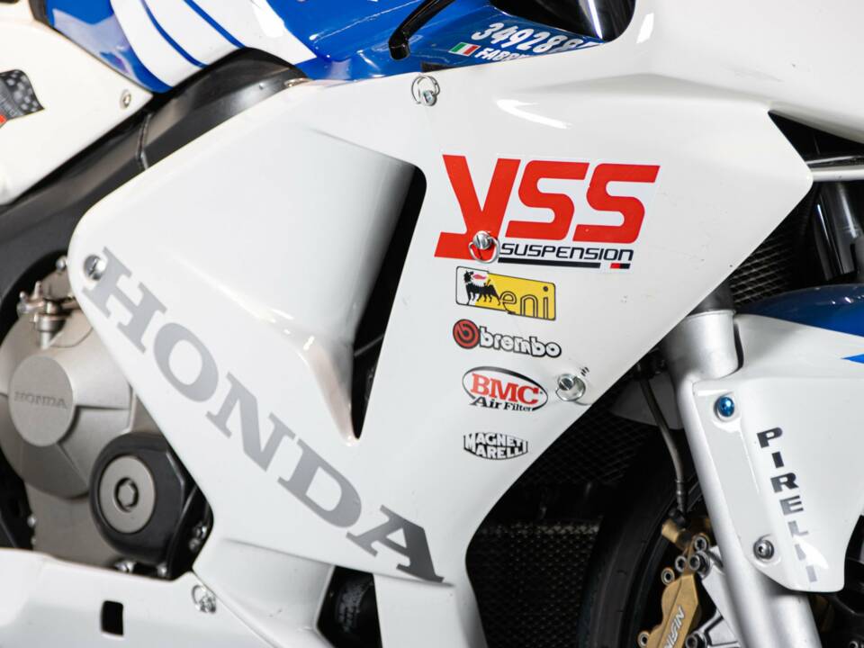 Image 25/50 de Honda DUMMY (2004)