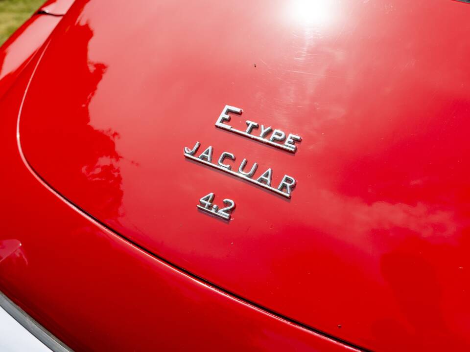 Immagine 7/19 di Jaguar E-Type (1969)