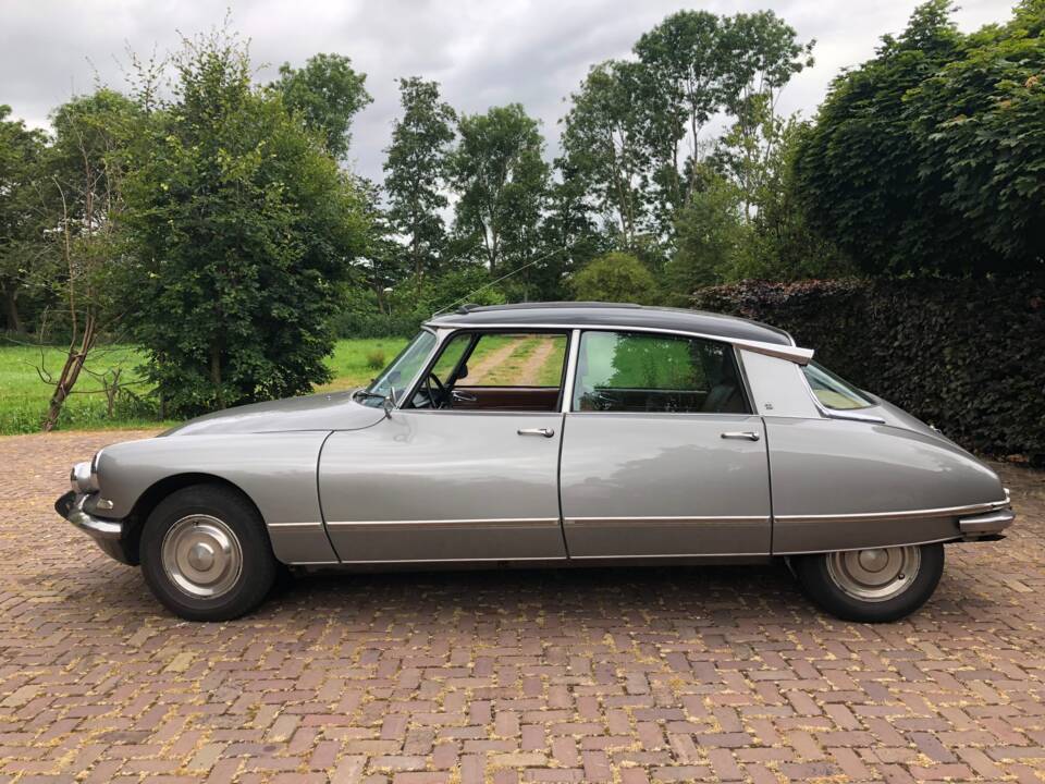 Image 2/14 de Citroën DS 21 Pallas (1967)