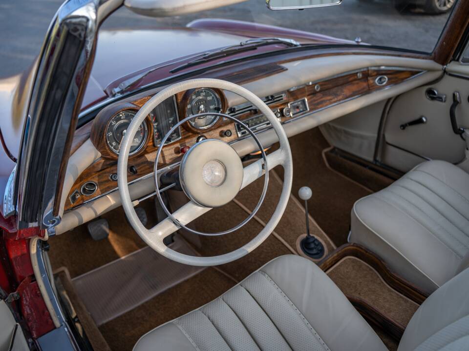 Afbeelding 9/14 van Mercedes-Benz 220 SE b (1963)