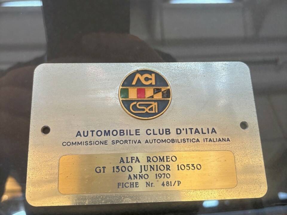 Image 6/10 of Alfa Romeo Giulia GT 1300 Junior (1970)