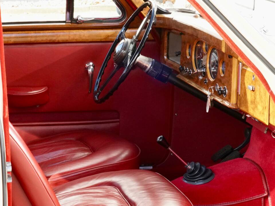 Image 26/40 of Jaguar 3.4 Litre (1958)