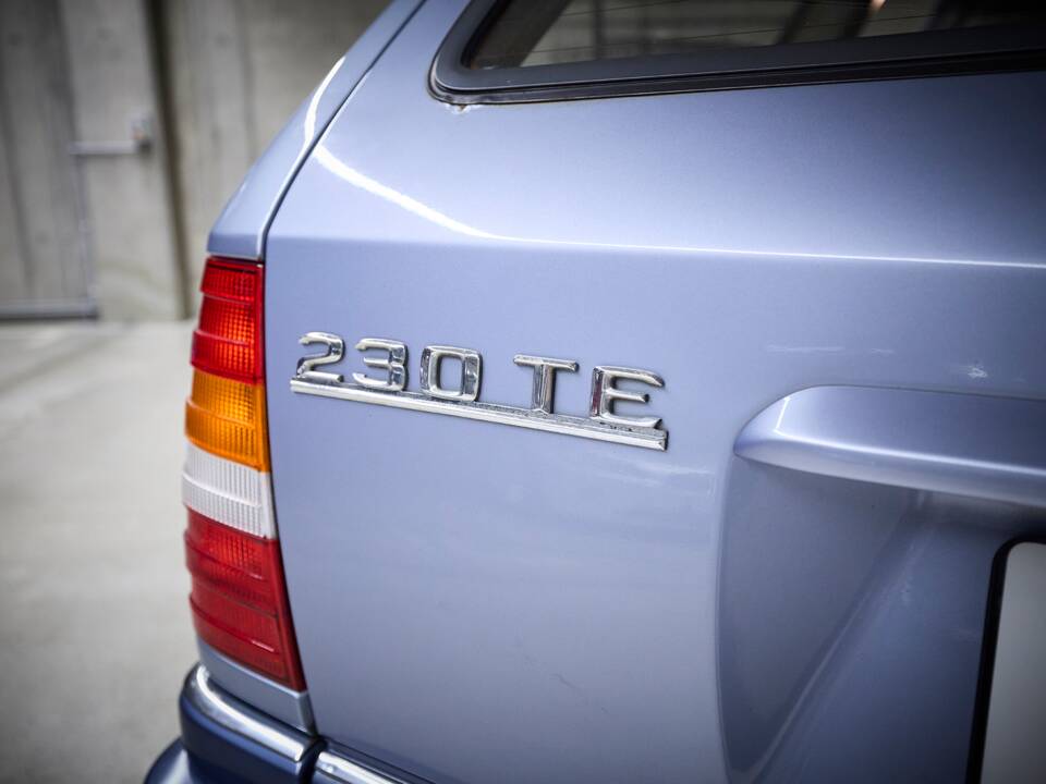 Image 53/100 of Mercedes-Benz 230 TE (1990)