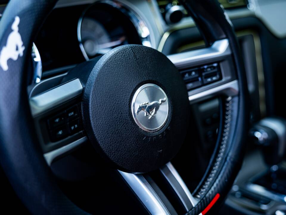 Image 50/50 of Ford Mustang V6 (2009)