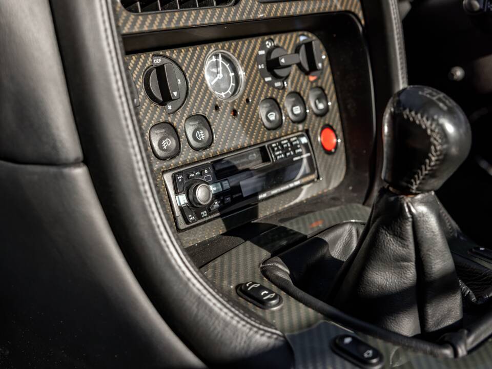 Bild 8/83 von Aston Martin DB 7 Vantage Volante (2001)