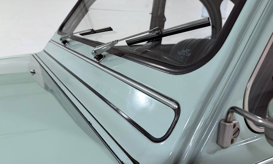 Image 12/38 of Citroën 2 CV 6 (1982)