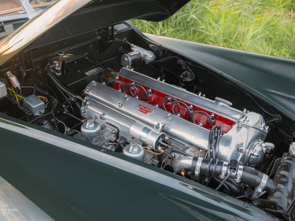 Bild 17/18 von Jaguar 3,4 Liter (1957)