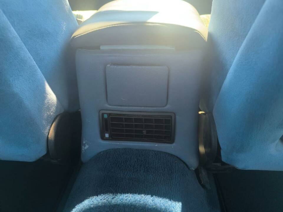 Image 21/22 of Maserati 422 (1991)