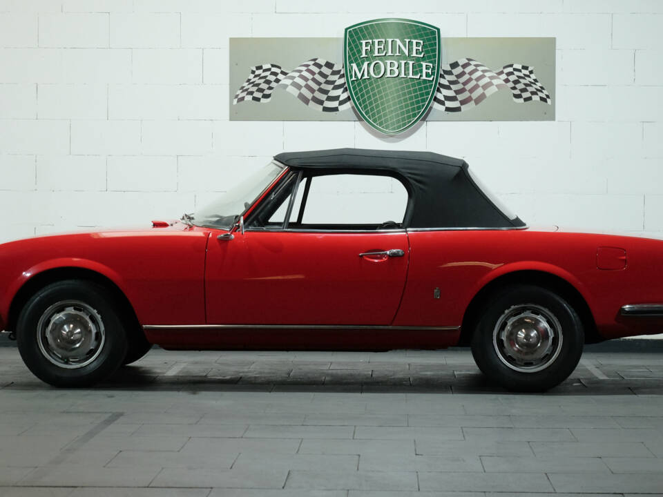 Image 5/29 of Peugeot 504 Convertible (1972)