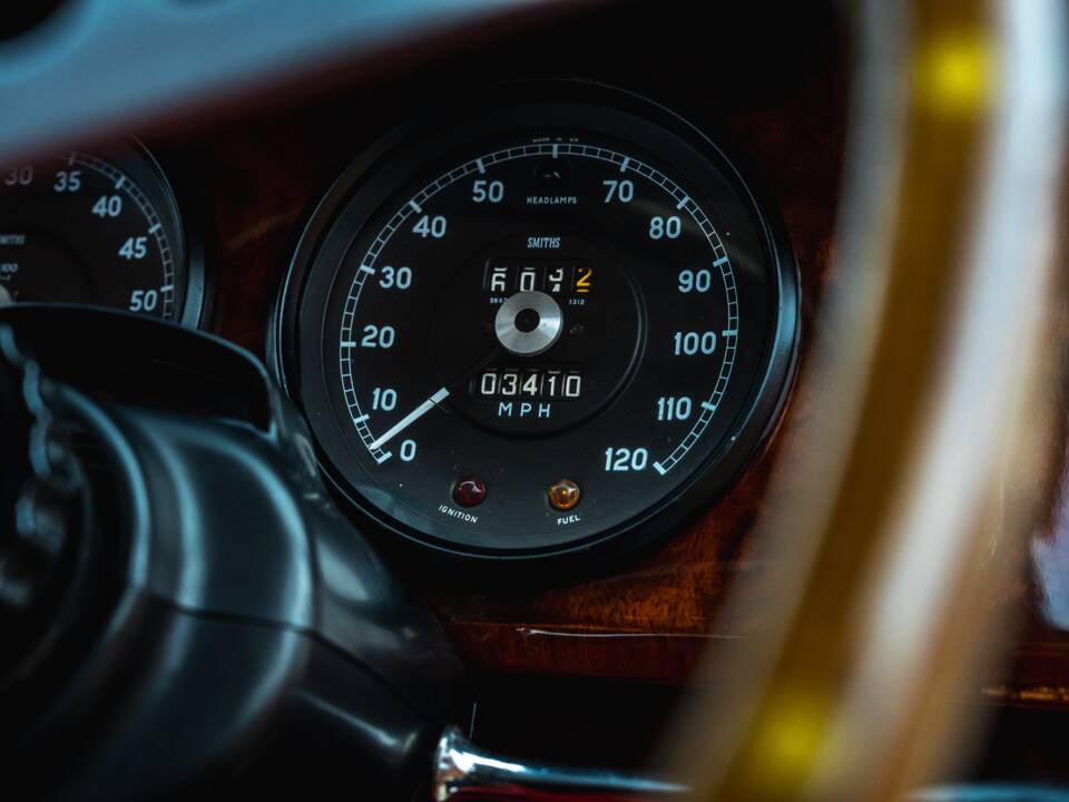 Bild 21/51 von Jaguar 240 (1968)