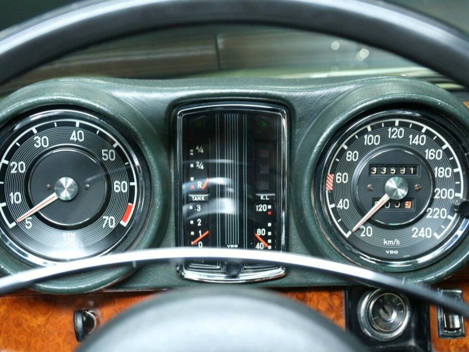 Image 14/30 of Mercedes-Benz 280 SE (1970)