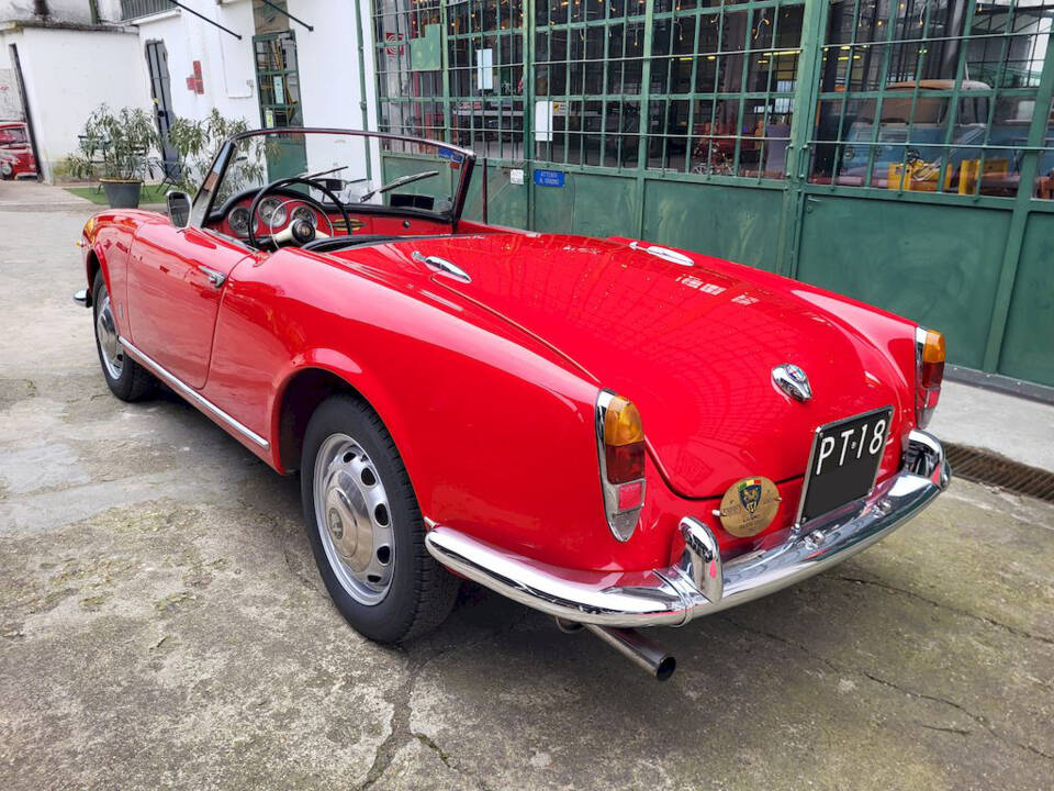 Image 14/65 of Alfa Romeo Giulietta Spider (1962)