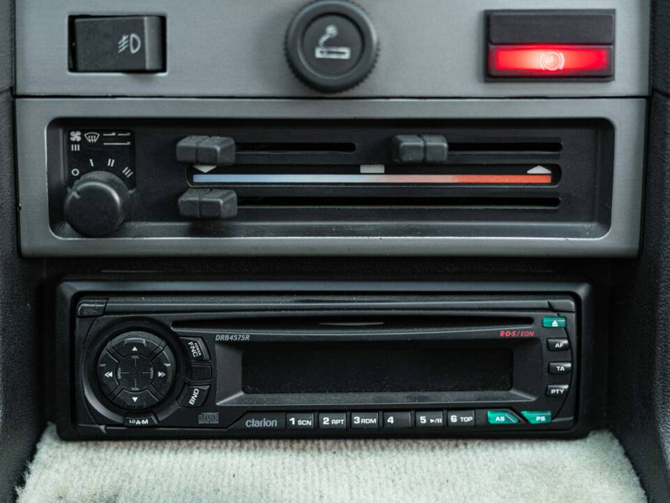 Bild 39/50 von Porsche 944 (1985)