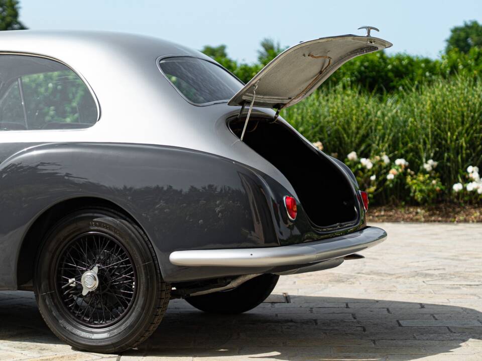 Image 23/50 of Lancia Augusta Ghia (1935)