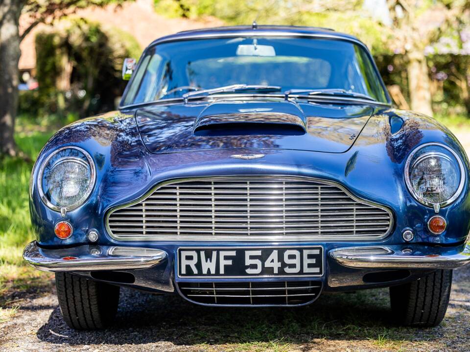Afbeelding 46/50 van Aston Martin DB 6 (1967)