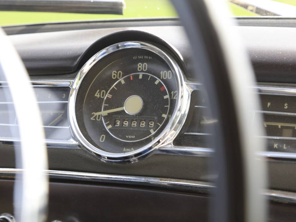 Imagen 28/39 de Mercedes-Benz 190 (1957)