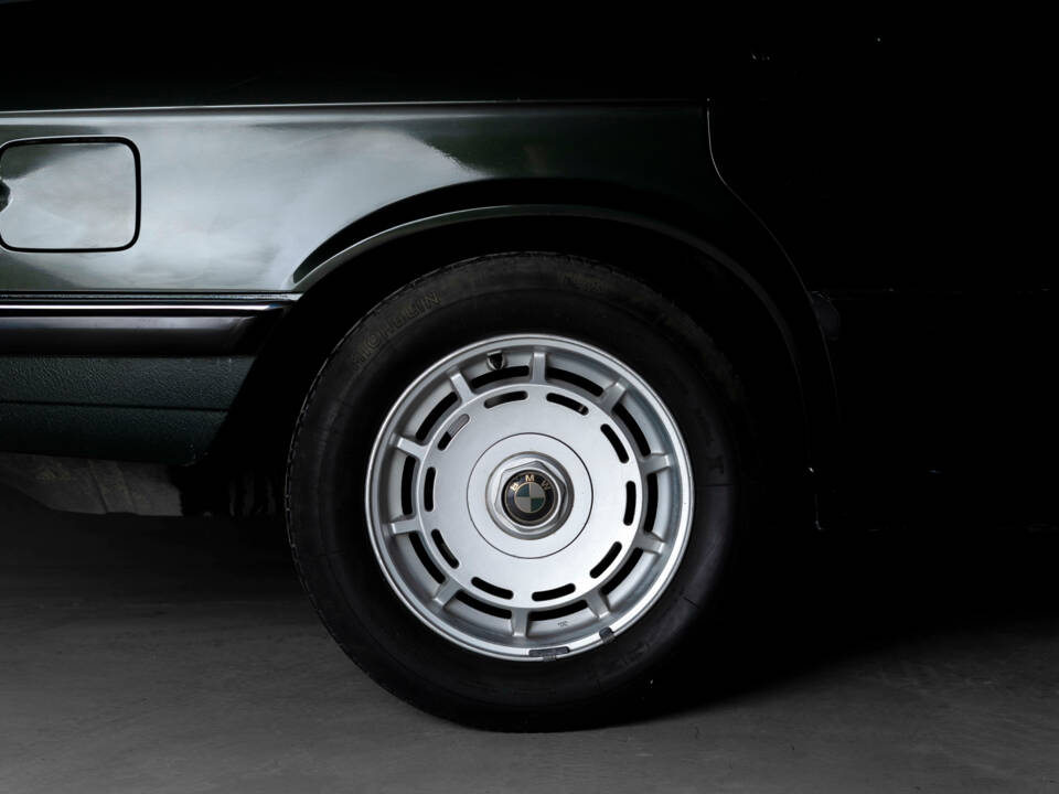 Immagine 12/43 di BMW 528i (1986)