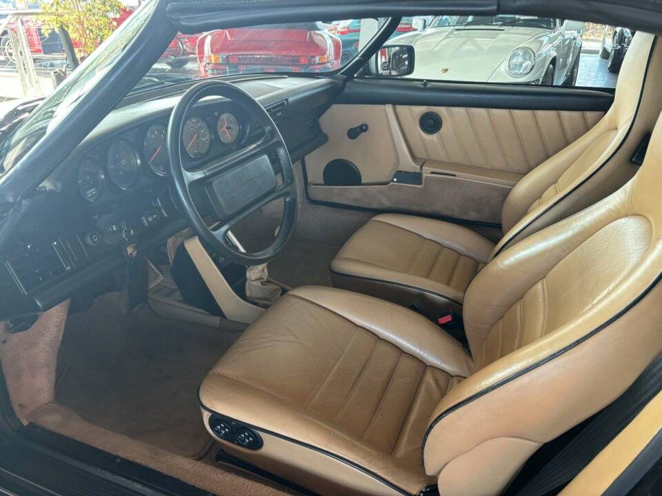 Bild 14/28 von Porsche 911 Carrera 3.2 (1989)