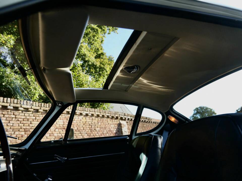 Bild 28/50 von Volvo 1800 S (1967)