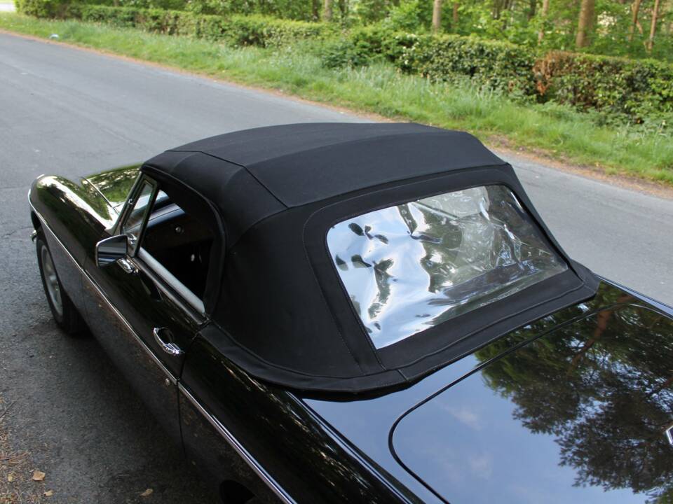 Image 17/17 of MG MGB (1978)