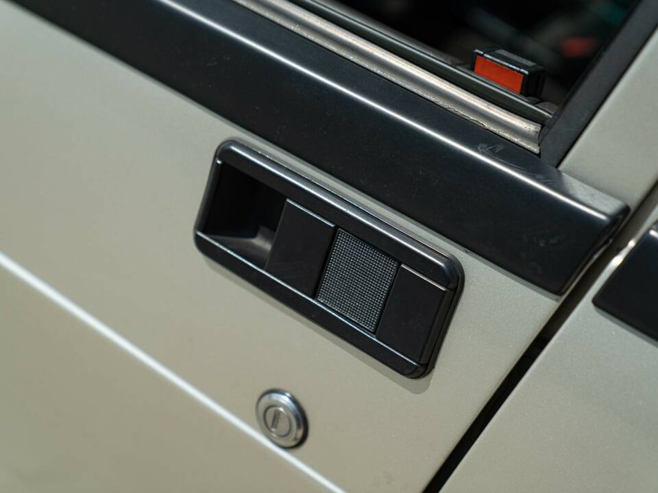 Bild 9/50 von Alfa Romeo 75 2.0 Twin Spark (1989)