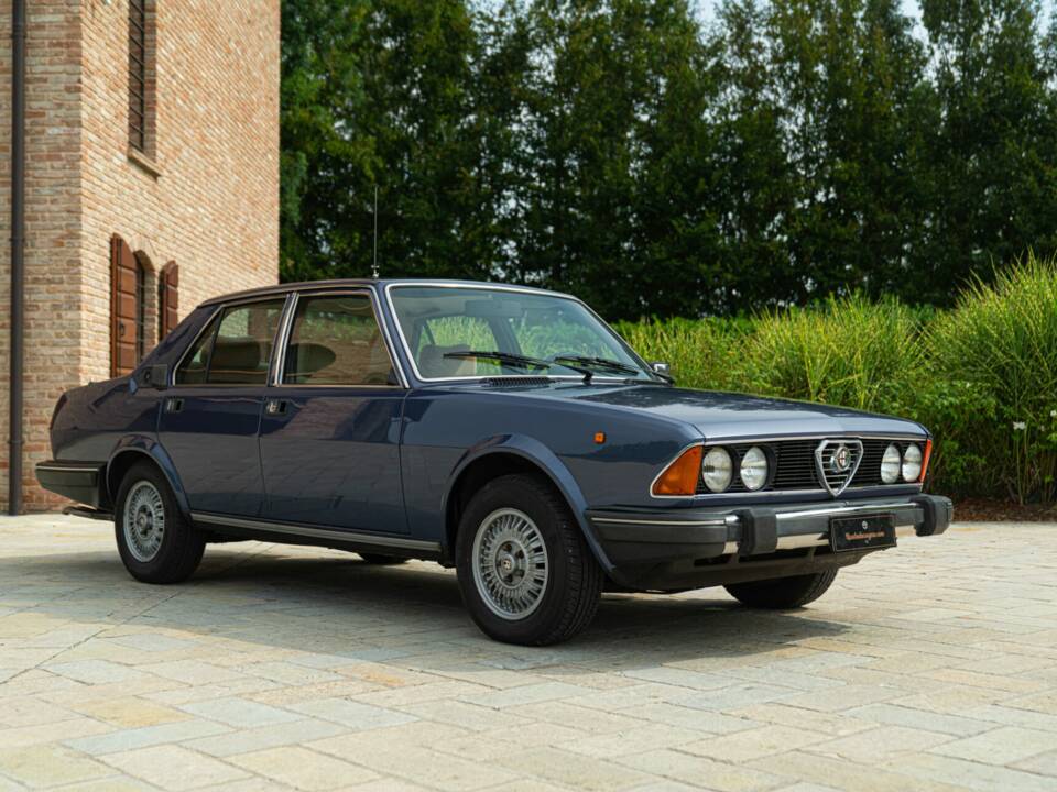 Bild 2/50 von Alfa Romeo Alfa 6 - 2.5 (1979)