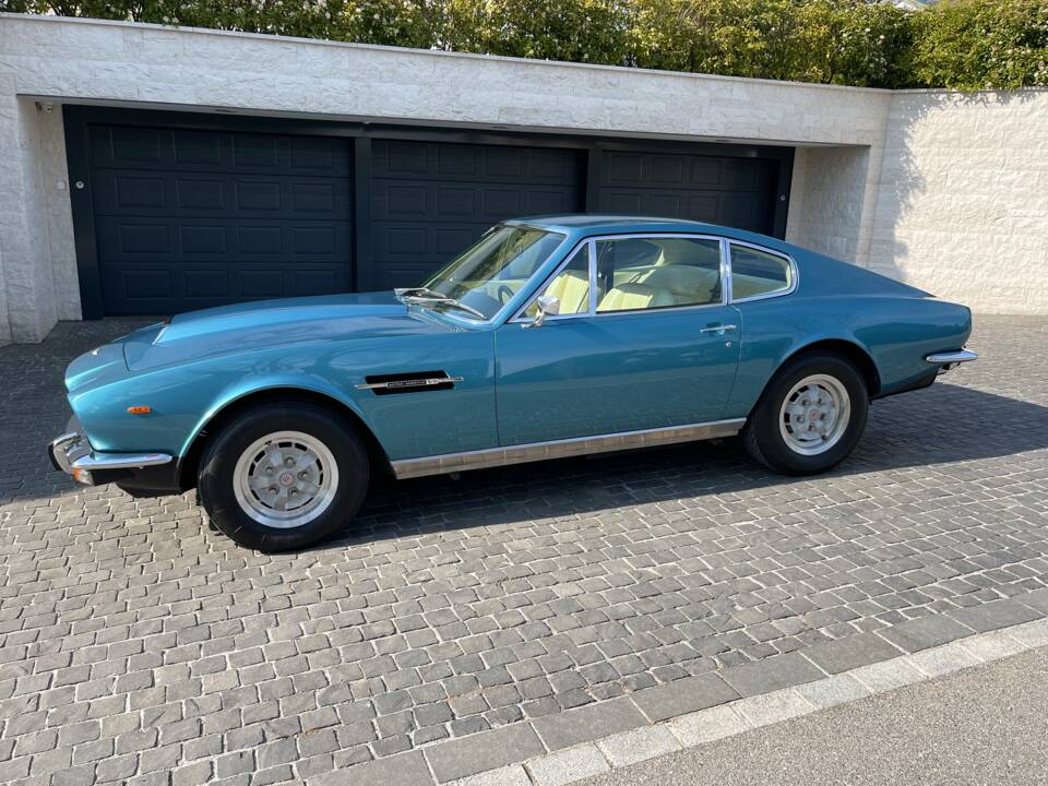 Bild 4/5 von Aston Martin V8 (1978)