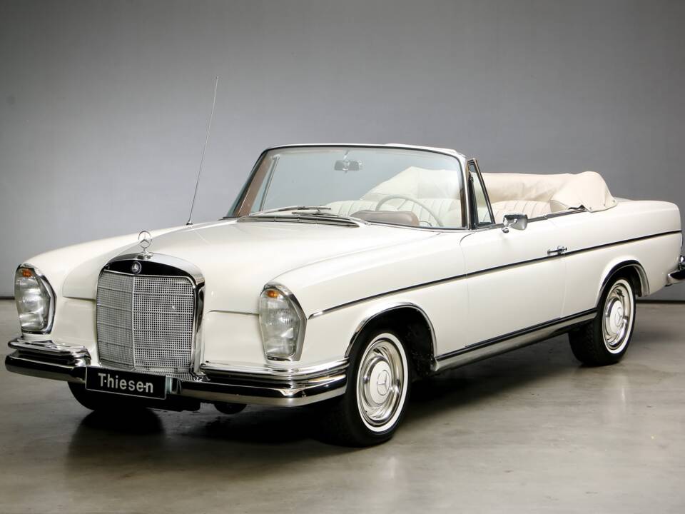 Image 1/27 of Mercedes-Benz 300 SE (1967)