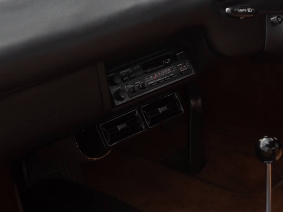 Image 7/50 of Ferrari 308 GTB (1976)