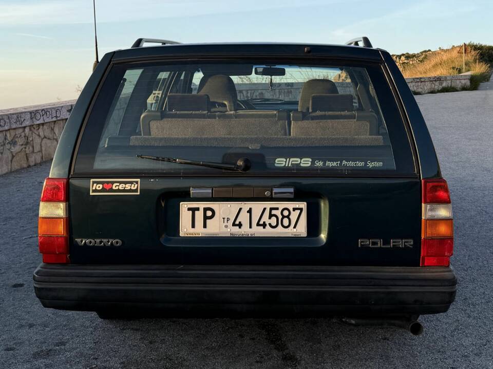 Image 7/8 of Volvo 940 2.0i (1994)