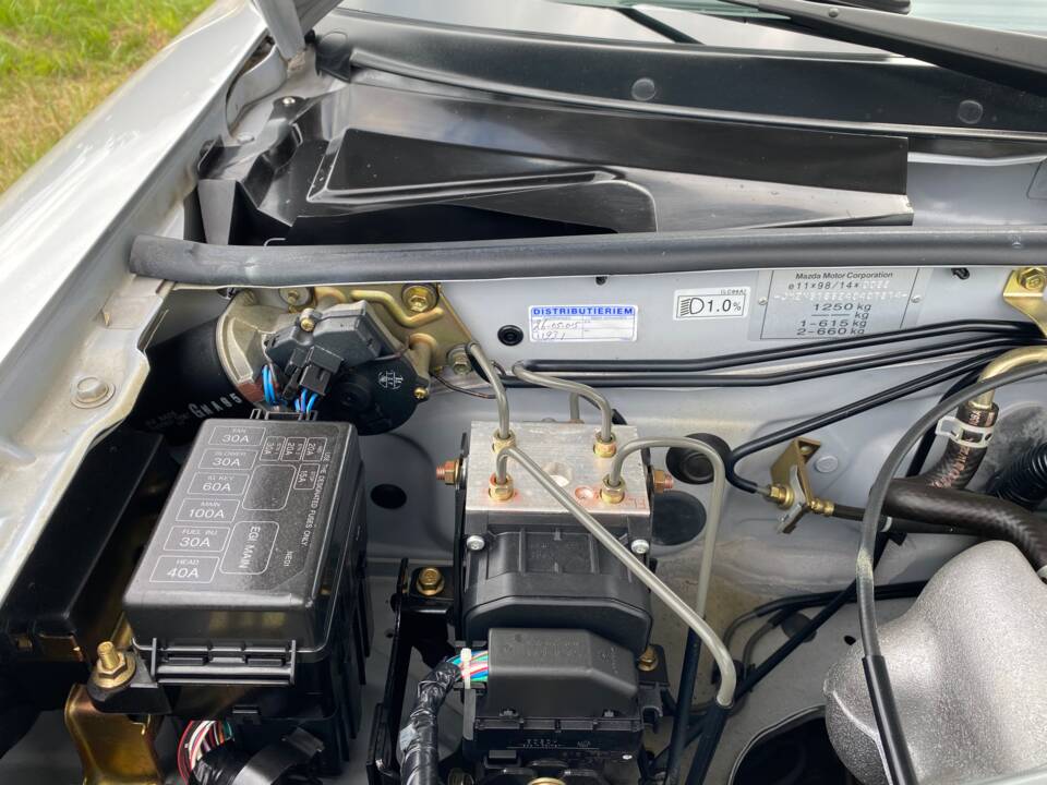 Afbeelding 46/63 van Mazda MX-5 1.6 (2004)