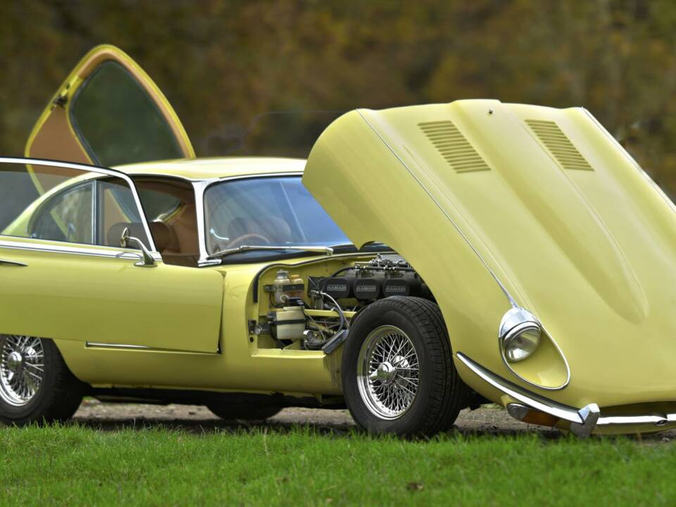 Bild 18/50 von Jaguar Type E (2+2) (1969)