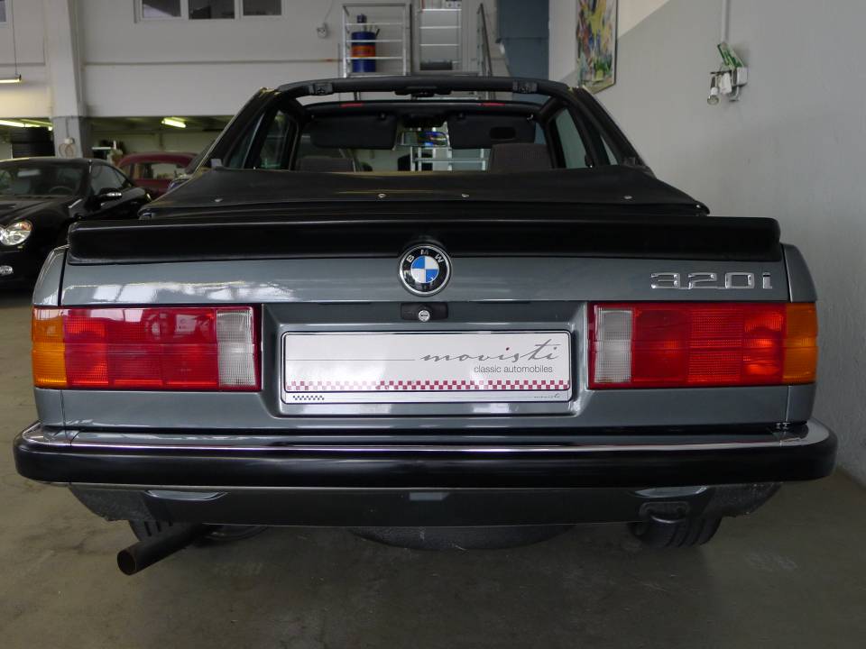 Immagine 30/34 di BMW 320i Baur TC (1985)