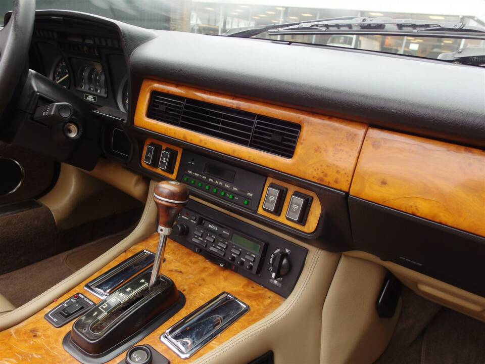 Image 52/99 de Jaguar XJS 5.3 V12 (1990)