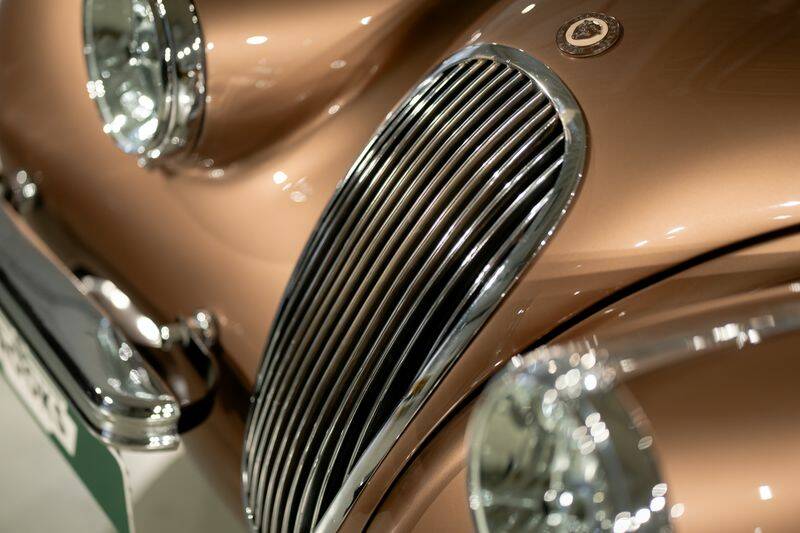 Image 3/50 of Jaguar XK 120 OTS (1952)