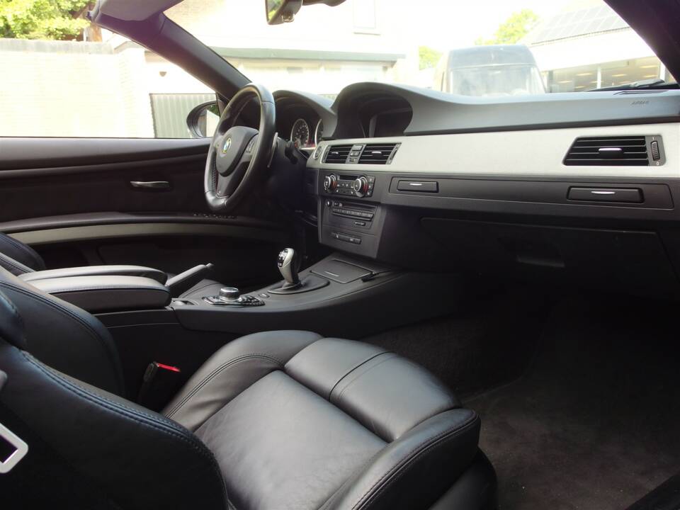Image 51/98 de BMW M3 (2011)