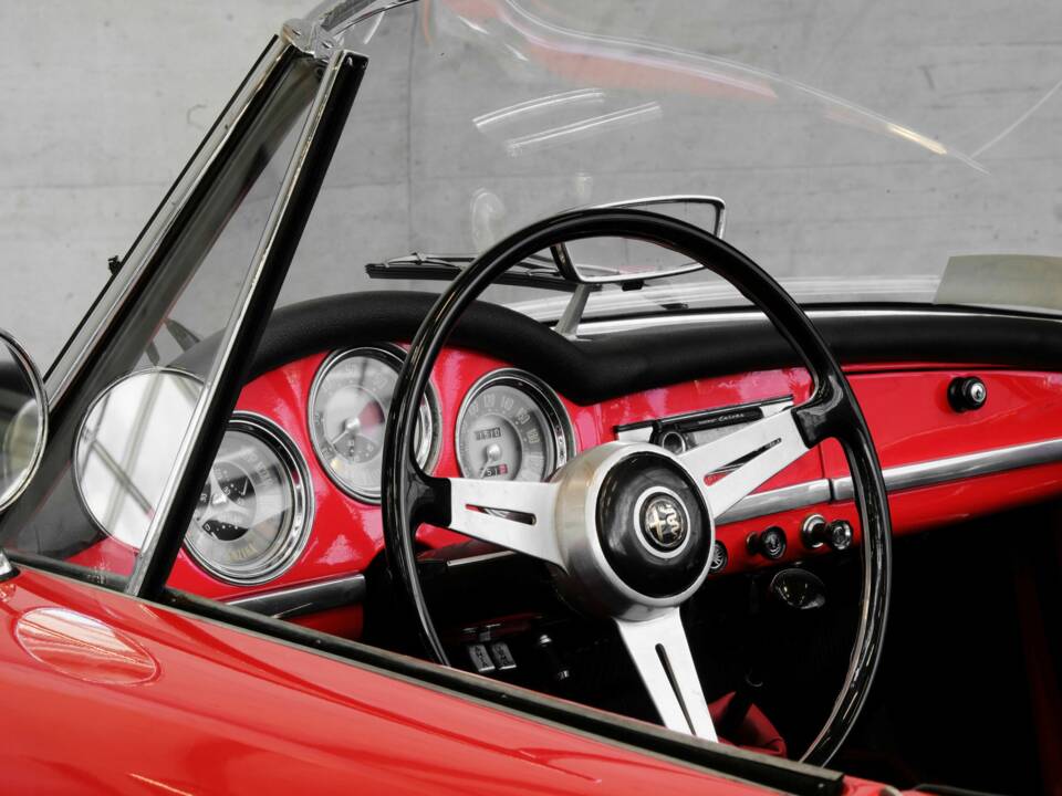 Afbeelding 12/46 van Alfa Romeo Giulia 1600 Spider (1963)