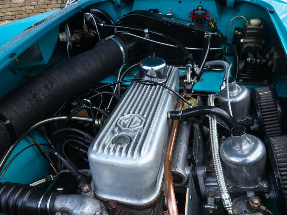Image 19/50 of MG MGA 1600 (1958)