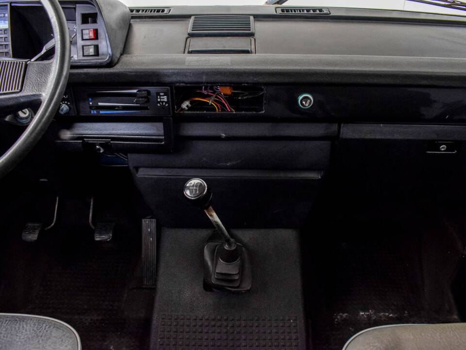 Bild 20/43 von Volkswagen T3 Transporter TD 1.6 (1987)
